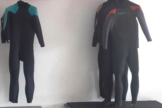 Fatos de Surf O´Neill usados